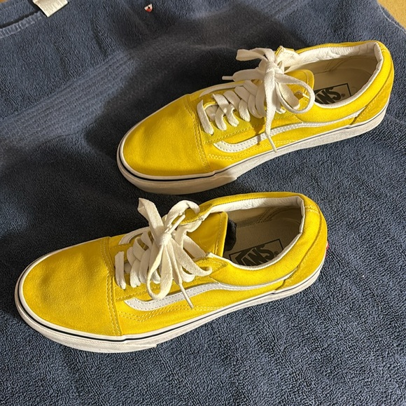 VANS Old Skool Unisex shoes in yellow. Suede on tip, shoelaces and heel. - Picture 3 of 5